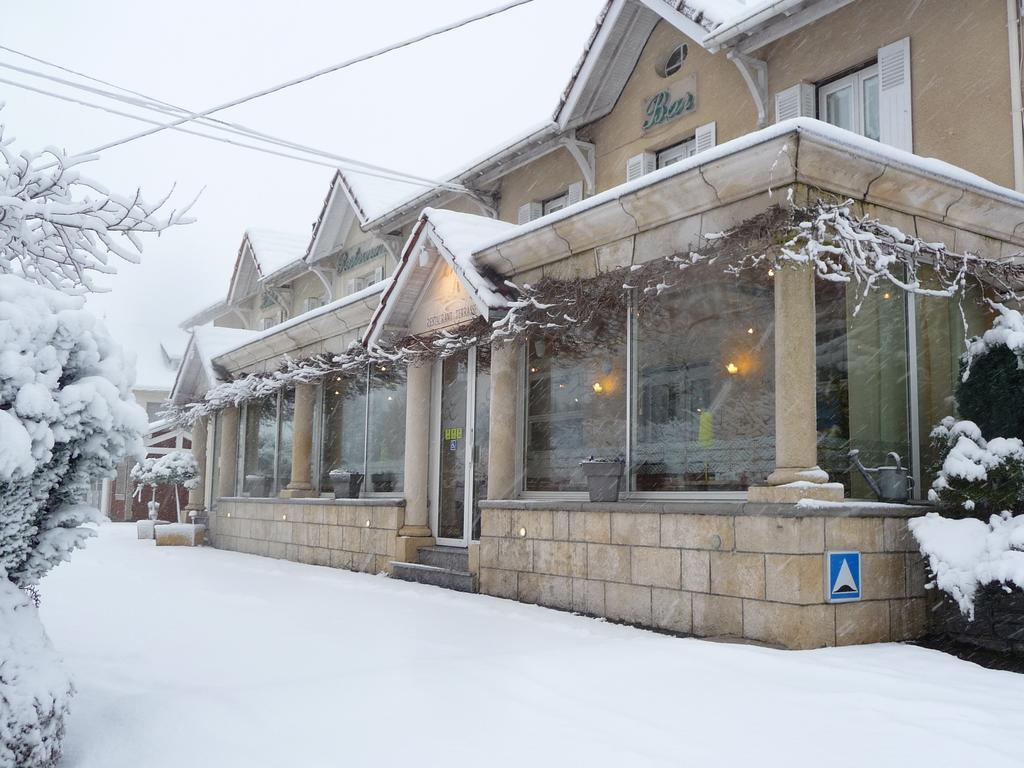 Logis Hotel L'Ayguelade Bielle Bagian luar foto