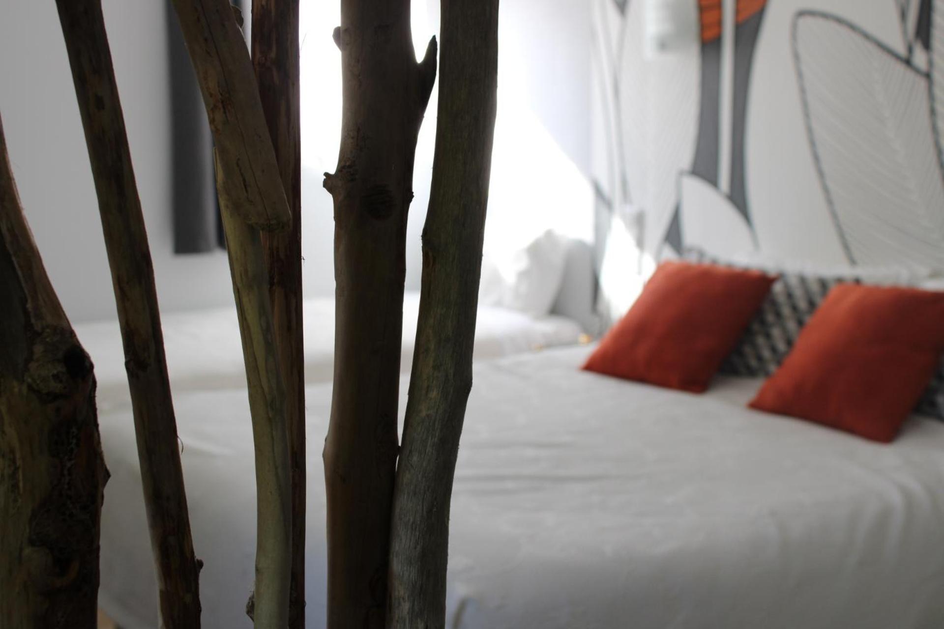 Logis Hotel L'Ayguelade Bielle Bagian luar foto