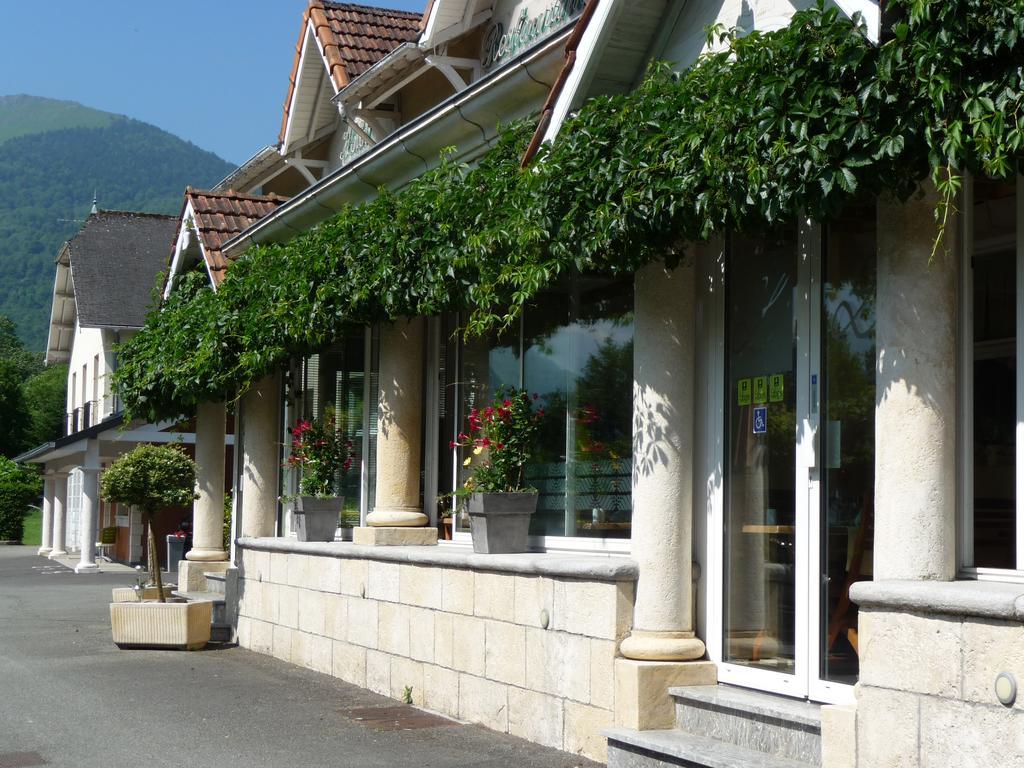 Logis Hotel L'Ayguelade Bielle Bagian luar foto